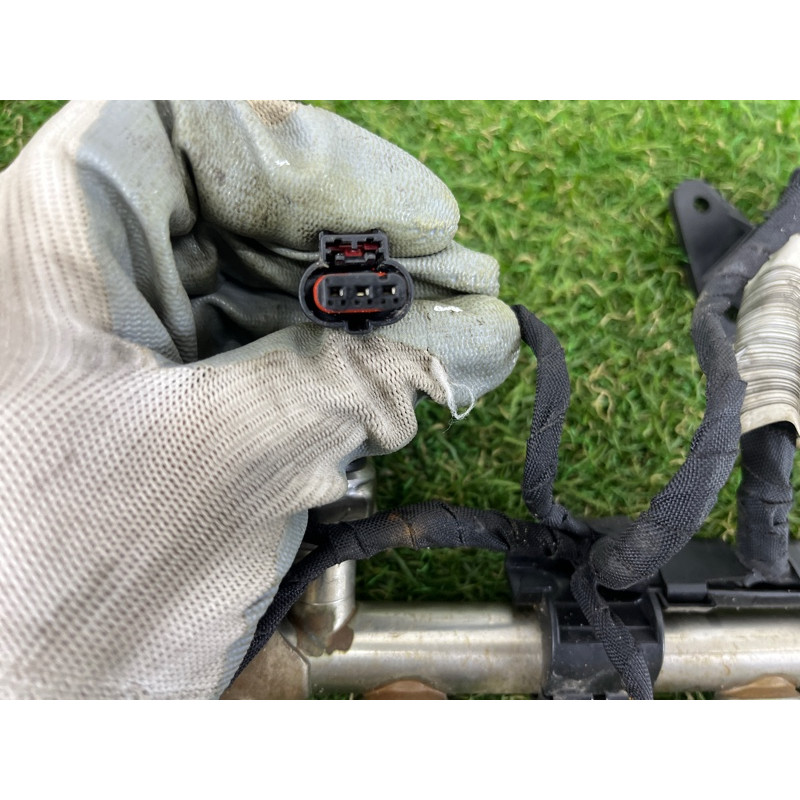 Топливная рампа (топливная система) AUDI A4 B9 2017 2.0 DBPA 06G906036