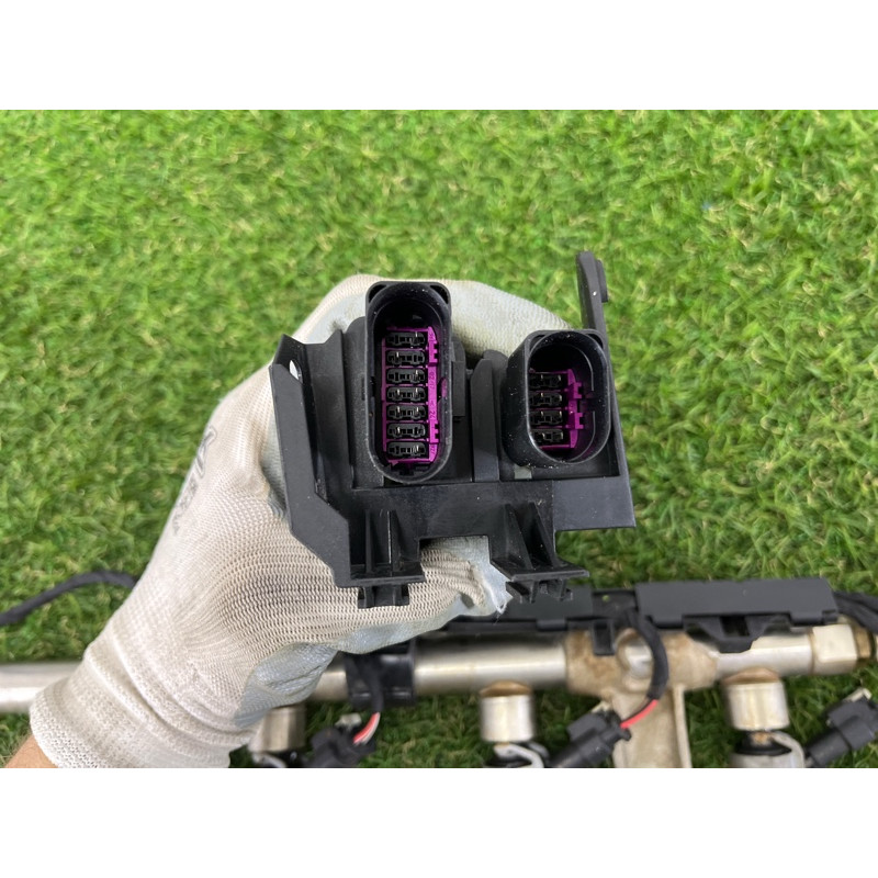 Топливная рампа (топливная система) AUDI A4 B9 2017 2.0 DBPA 06G906036