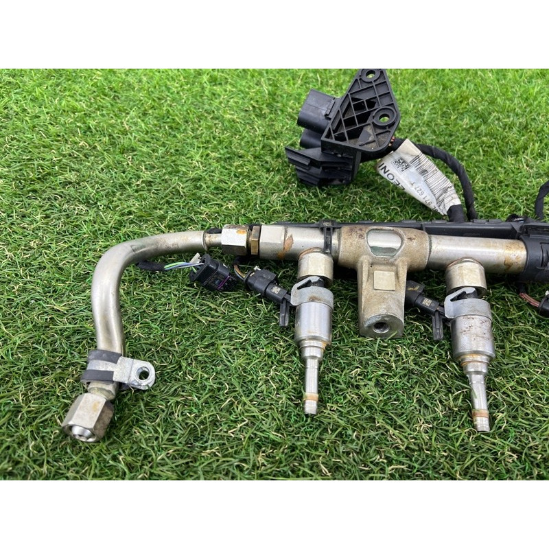 Топливная рампа (топливная система) AUDI A4 B9 2017 2.0 DBPA 06G906036