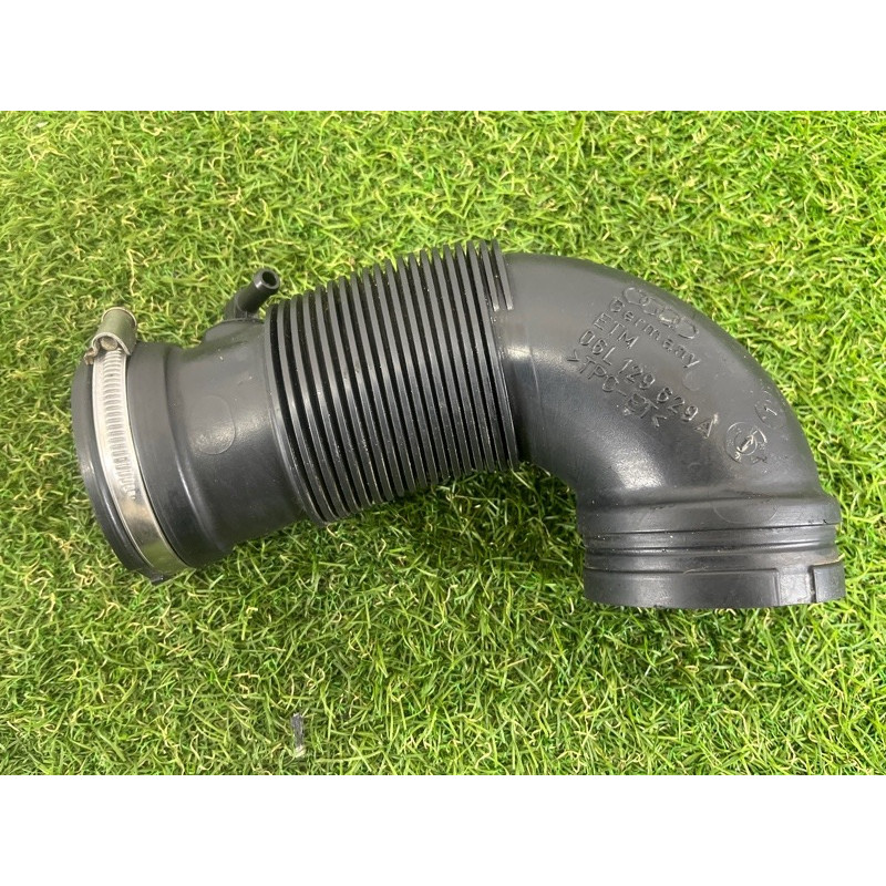 Патрубок (система охлаждения) AUDI A4 B9 2017 2.0 DBPA 06L129629A