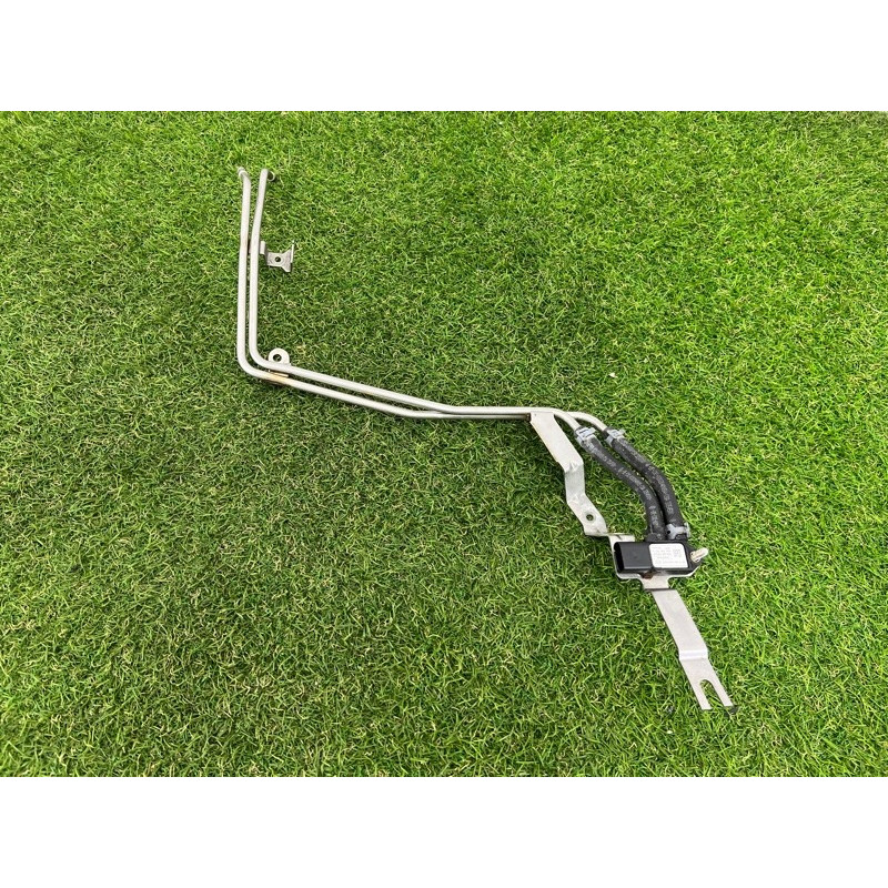 Трубка с датчиком перепада давления выхлопных газов (выпускная система) Volkswagen Touareg NF 2011 3.0 TDI 7P6131552E