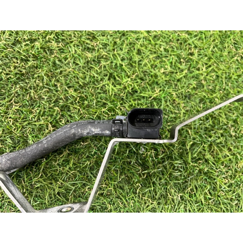 Трубка с датчиком перепада давления выхлопных газов (выпускная система) Volkswagen Touareg NF 2011 3.0 TDI 7P6131552E