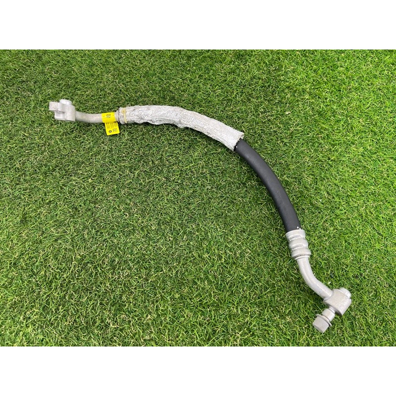 Трубка кондиционера (отопление и кондиционирование) Jeep Grand Cherokee WK2 2017 68217212AB