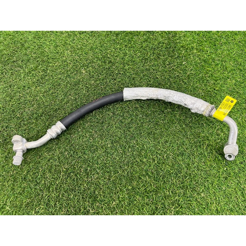 Трубка кондиционера (отопление и кондиционирование) Jeep Grand Cherokee WK2 2017 68217212AB