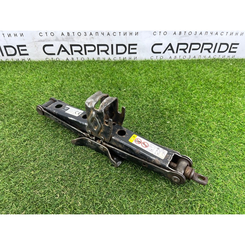 Домкрат (аксессуары) Jeep Grand Cherokee WK2 2017 3.6 68332817AA