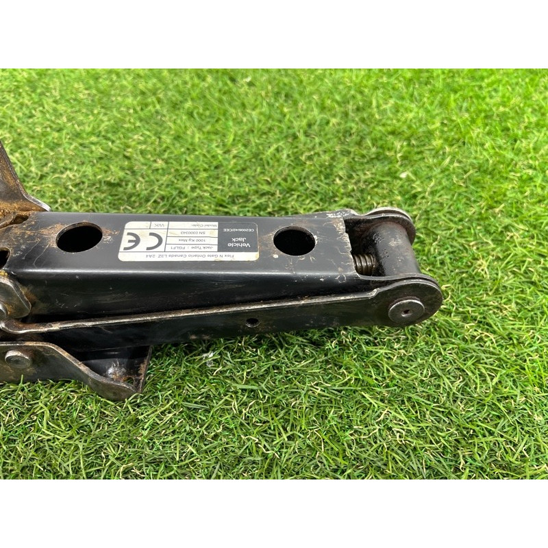 Домкрат (аксессуары) Jeep Grand Cherokee WK2 2017 3.6 68332817AA