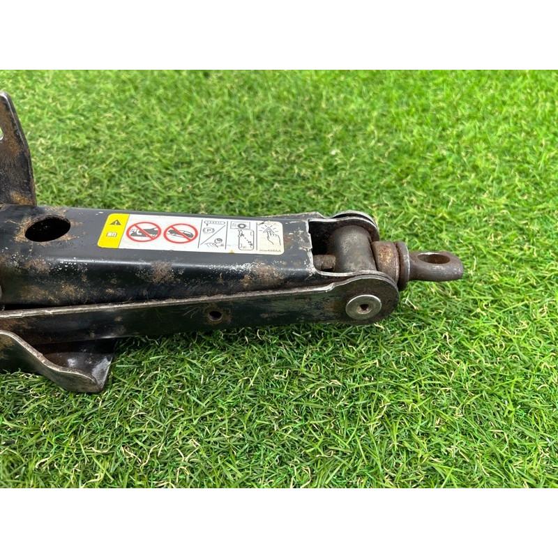 Домкрат (аксессуары) Jeep Grand Cherokee WK2 2017 3.6 68332817AA