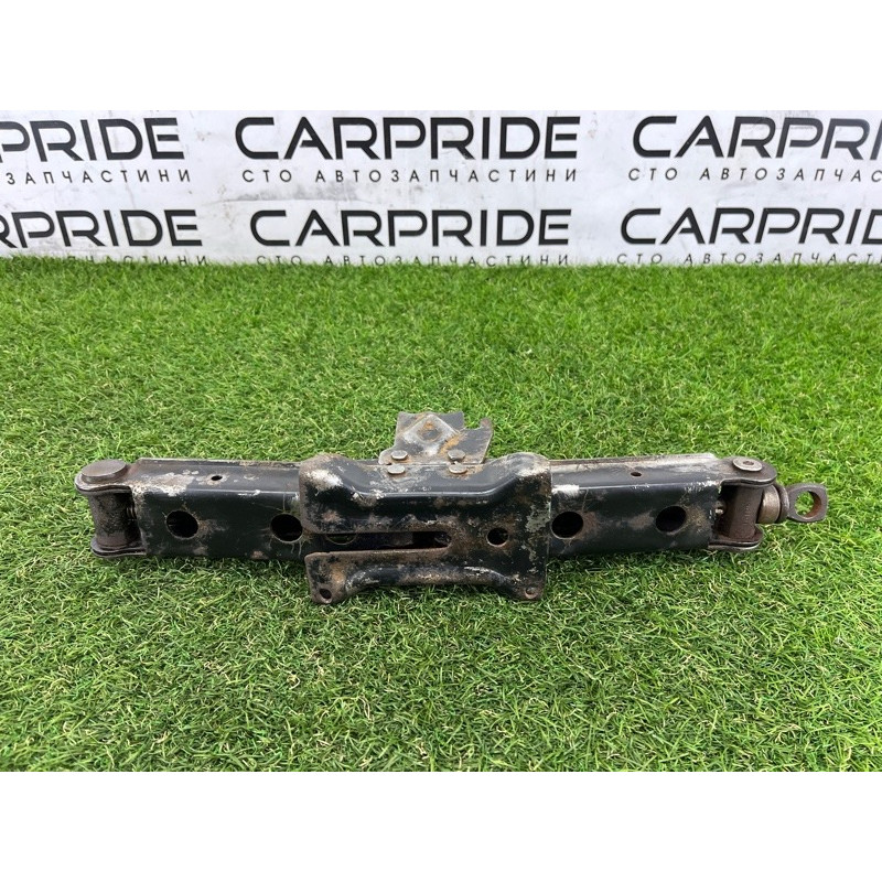 Домкрат (аксессуары) Jeep Grand Cherokee WK2 2017 3.6 68332817AA