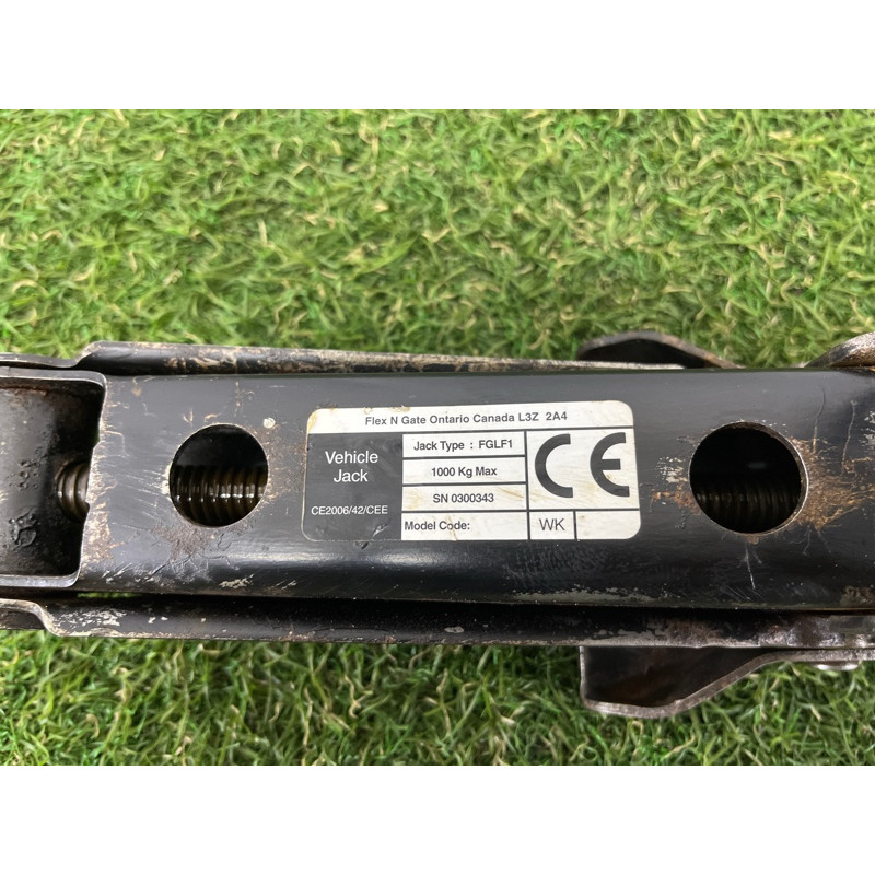 Домкрат (аксессуары) Jeep Grand Cherokee WK2 2017 3.6 68332817AA