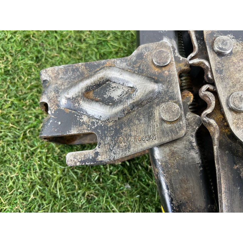 Домкрат (аксессуары) Jeep Grand Cherokee WK2 2017 3.6 68332817AA