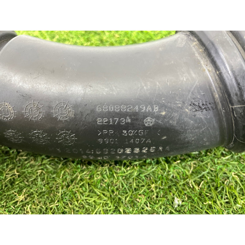 Патрубок воздушного фильтра (впускная система) Jeep Grand Cherokee WK2 2014 3.0 Diesel EXF 68202826AA