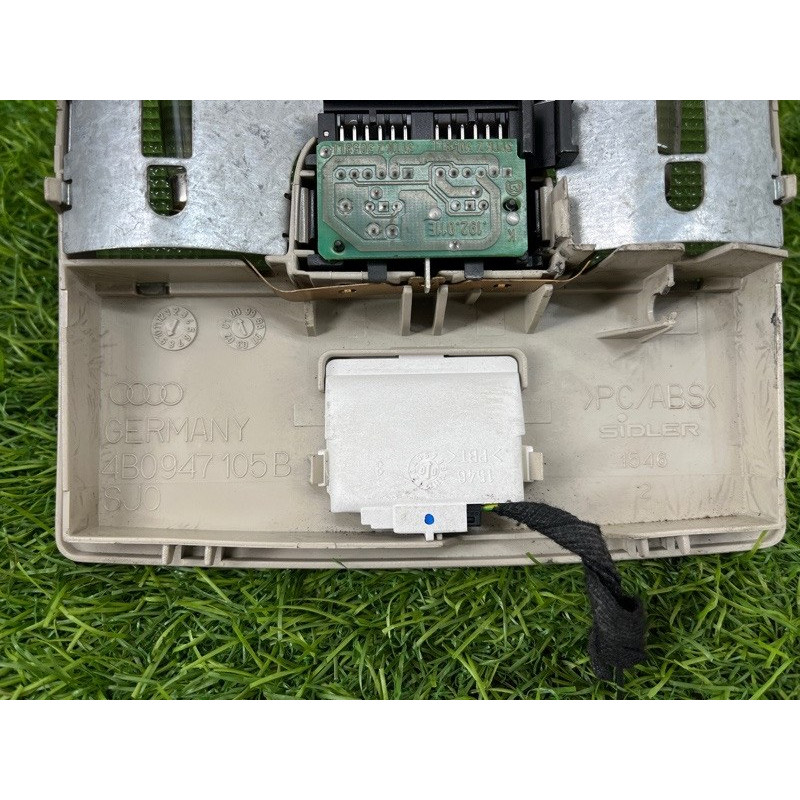 Плафон салона (салон) AUDI A6 C5 2001 2.5 AKE 4B0947105B