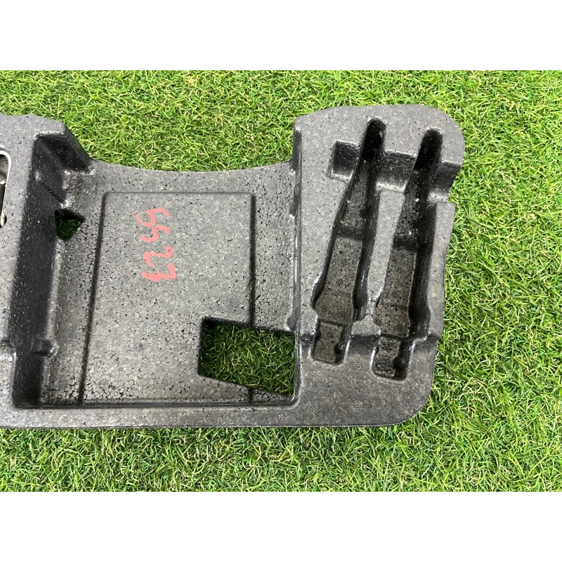 Комплект інструменту (аксессуары) Volkswagen Touareg NF 2012 3.6 CGRA 7P0012112F