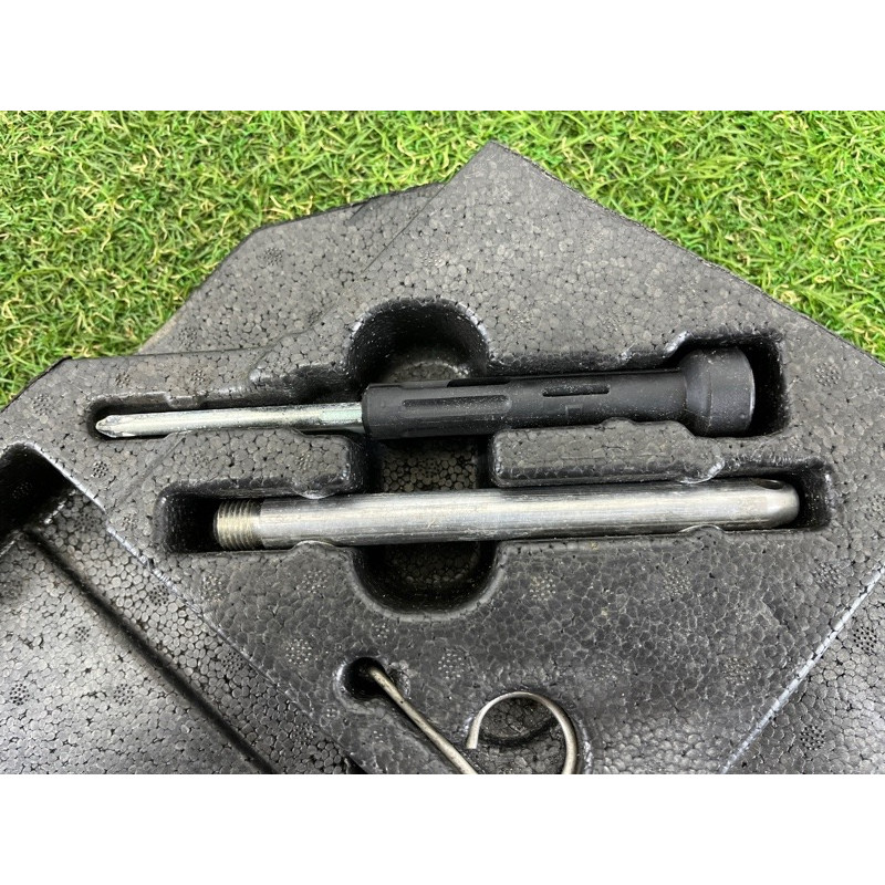 Комплект інструменту (аксессуары) Volkswagen Touareg NF 2012 3.6 CGRA 7P0012112F