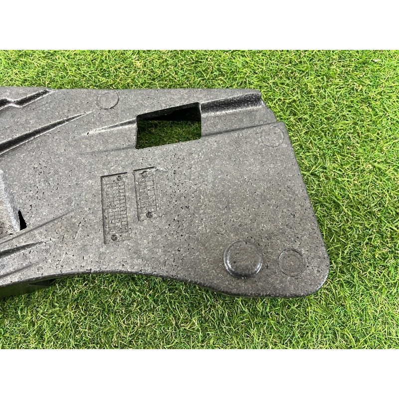 Комплект інструменту (аксессуары) Volkswagen Touareg NF 2012 3.6 CGRA 7P0012112F