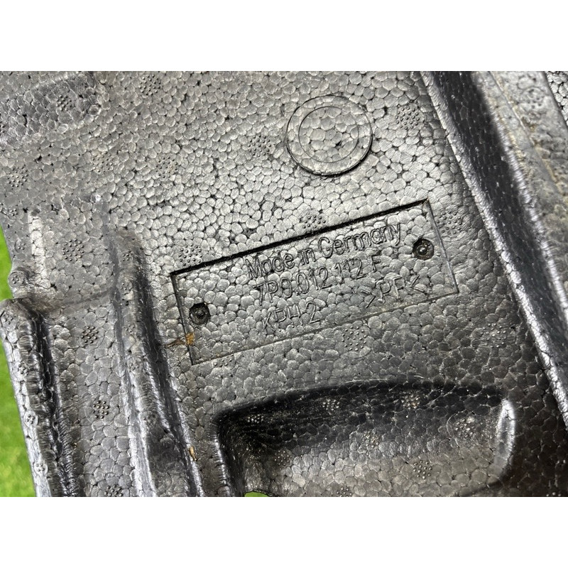 Комплект інструменту (аксессуары) Volkswagen Touareg NF 2012 3.6 CGRA 7P0012112F