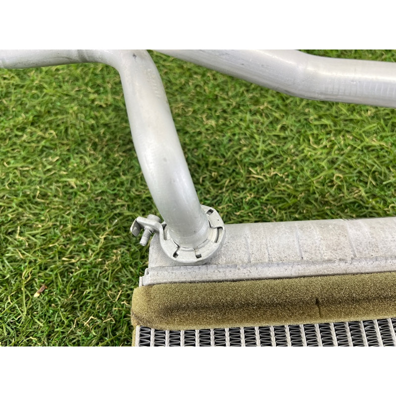 Радиатор печки (отопление и кондиционирование) Jeep Grand Cherokee WK2 2017 68079484AA