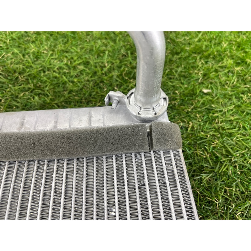 Радиатор печки (отопление и кондиционирование) Jeep Grand Cherokee WK2 2020 3.6 68079484AA