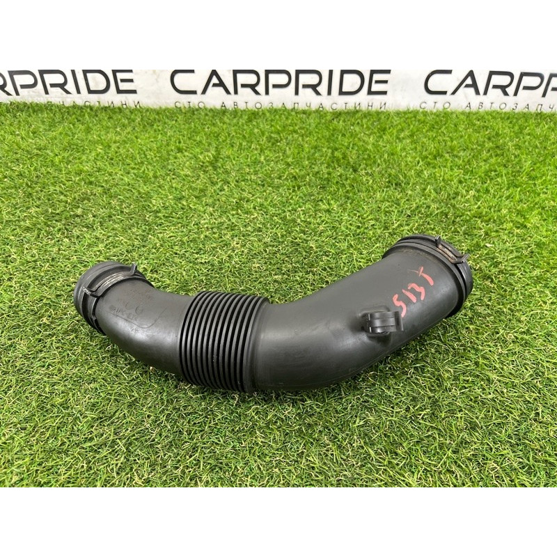 Патрубок воздушного фильтра (впускная система) Volkswagen Touareg NF 2011 3.0 TDI 7P0129627E