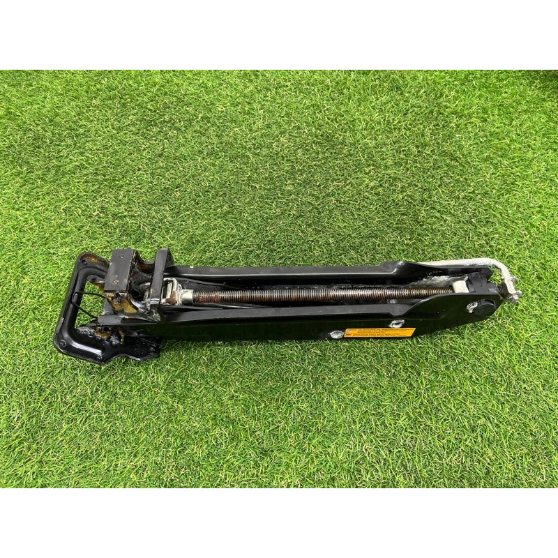 Комплект инструмента (аксессуары) Volkswagen Touareg NF 2011 3.0 TDI 7P0011031B