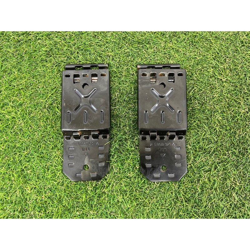 Комплект инструмента (аксессуары) Volkswagen Touareg NF 2011 3.0 TDI 7P0011031B