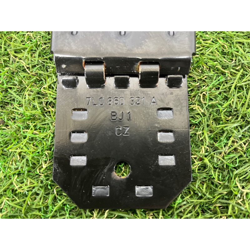 Комплект инструмента (аксессуары) Volkswagen Touareg NF 2011 3.0 TDI 7P0011031B