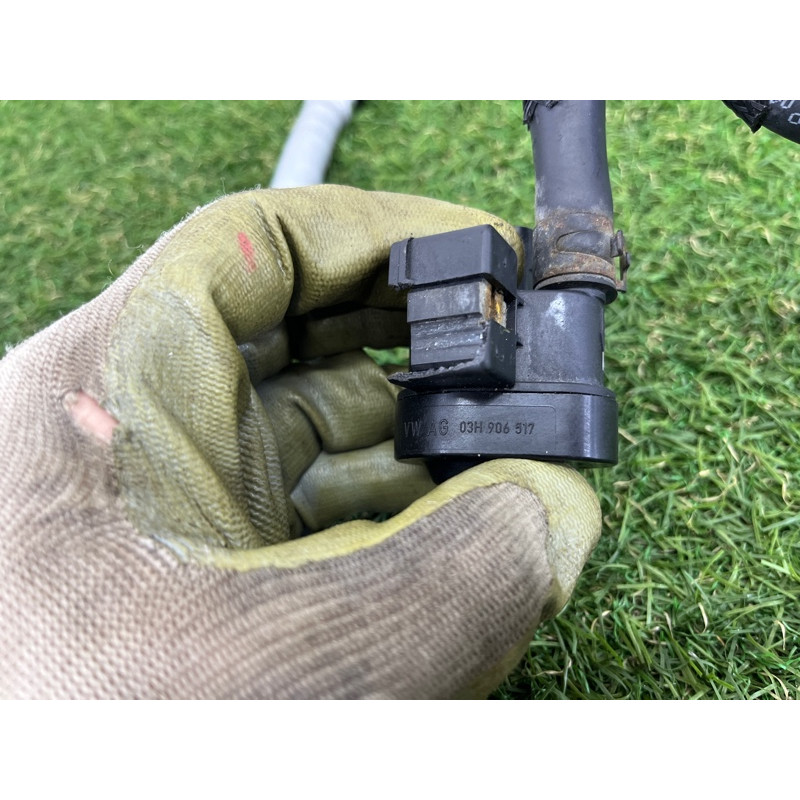 Клапан вентиляции топливного бака (топливная система) Volkswagen Touareg NF 2012 3.6 CGRA 7P6133352C