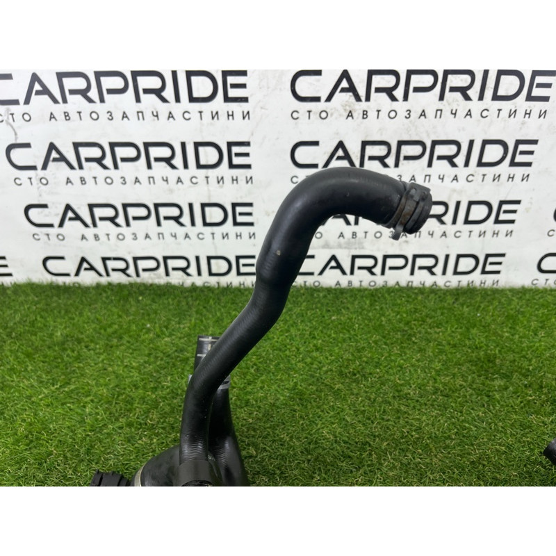 Патрубок (система охлаждения) Volkswagen Touareg NF 2013 3.6 7P6122101M