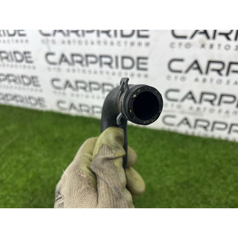 Патрубок (система охлаждения) Volkswagen Touareg NF 2013 3.6 7P6122101M