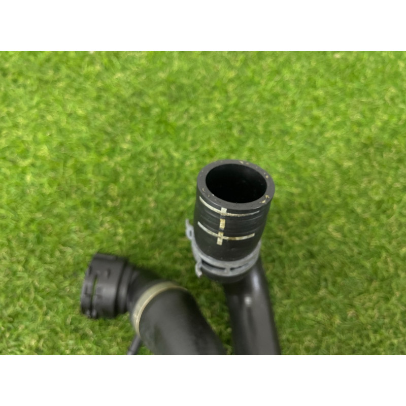 Патрубок (система охлаждения) Volkswagen Touareg NF 2013 3.6 7P6122101M