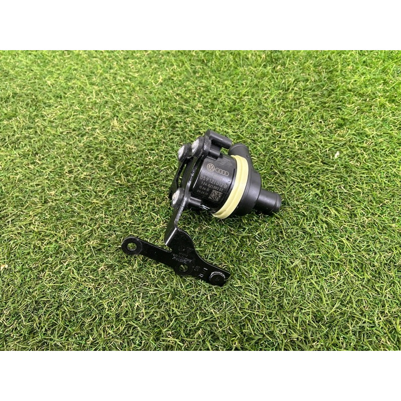 Помпа электрическая (электрика) Volkswagen Touareg NF 2013 3.6 059121012B