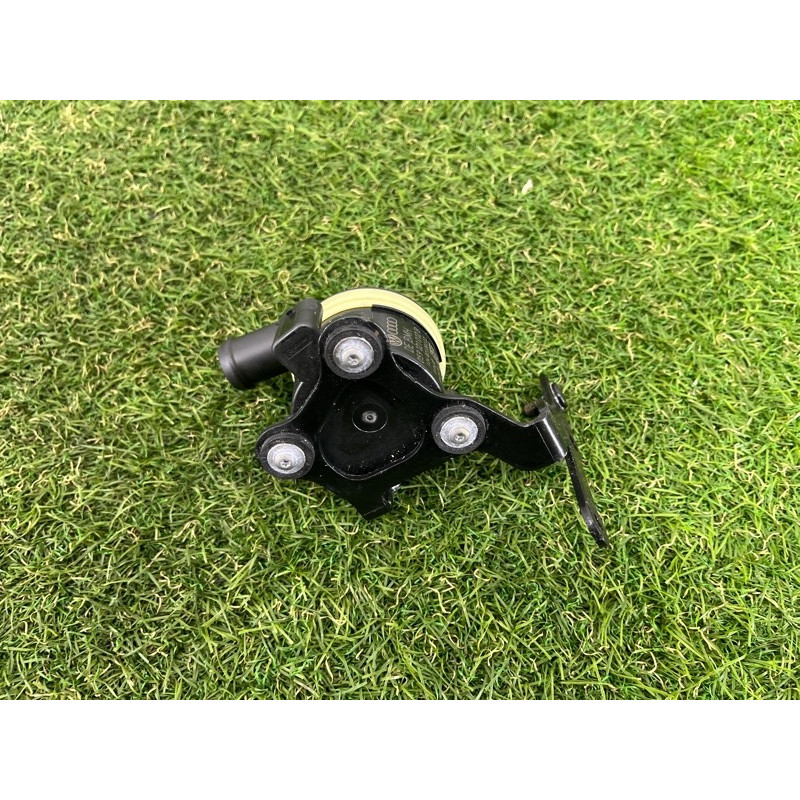 Помпа электрическая (электрика) Volkswagen Touareg NF 2013 3.6 059121012B