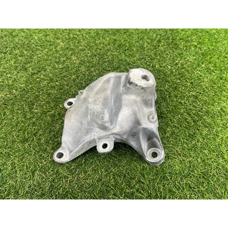 Кронштейн подушки двигателя (кронштейны двигателя) AUDI SQ5 FY 2018 3.0 CWGD 8W0199308R