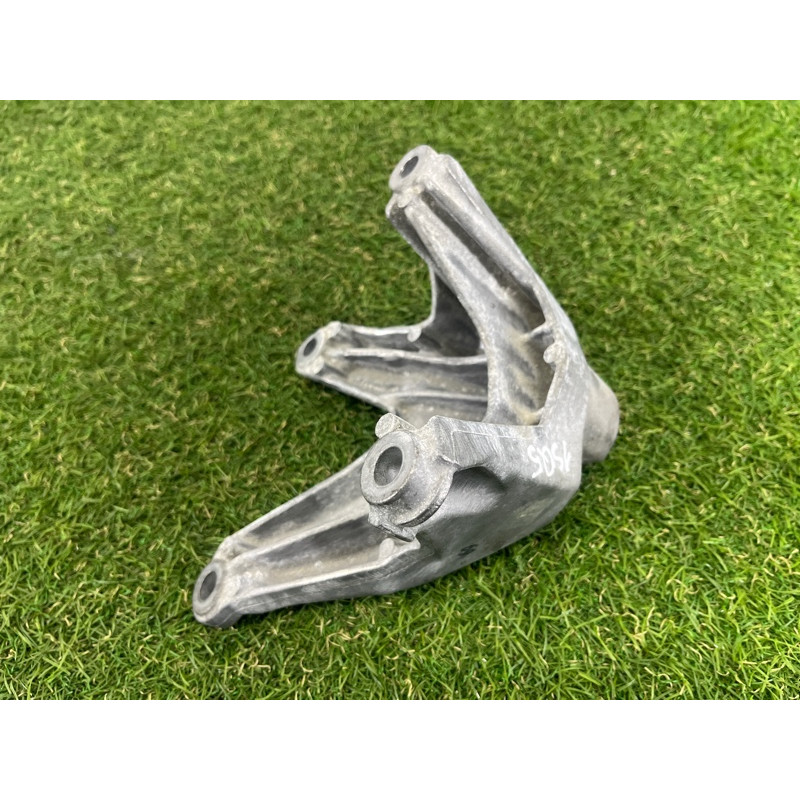 Кронштейн подушки двигателя (кронштейны двигателя) AUDI SQ5 FY 2018 3.0 CWGD 8W0199307L