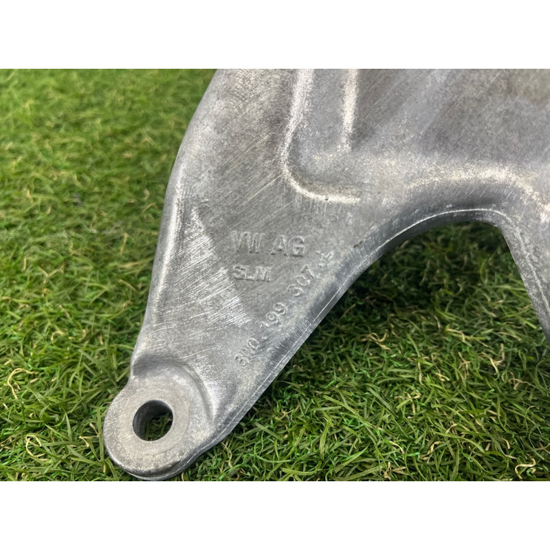 Кронштейн подушки двигателя (кронштейны двигателя) AUDI SQ5 FY 2018 3.0 CWGD 8W0199307L