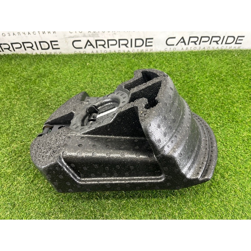 Комплект инструмента (аксессуары) Jeep Grand Cherokee WK2 2017 68332817AA