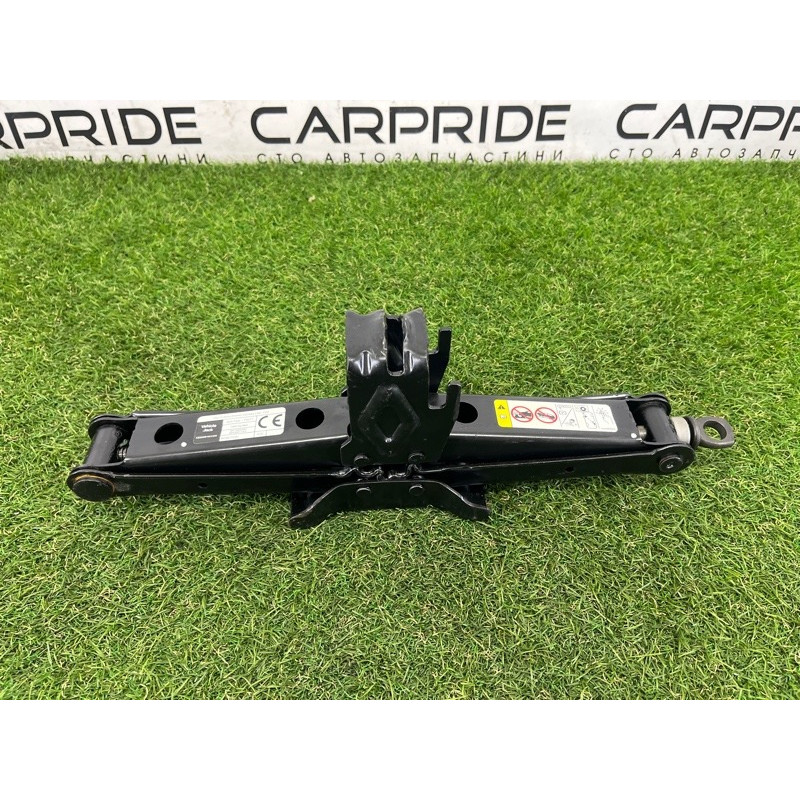 Комплект инструмента (аксессуары) Jeep Grand Cherokee WK2 2017 68332817AA