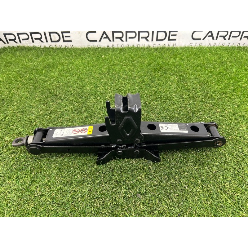 Комплект инструмента (аксессуары) Jeep Grand Cherokee WK2 2017 68332817AA