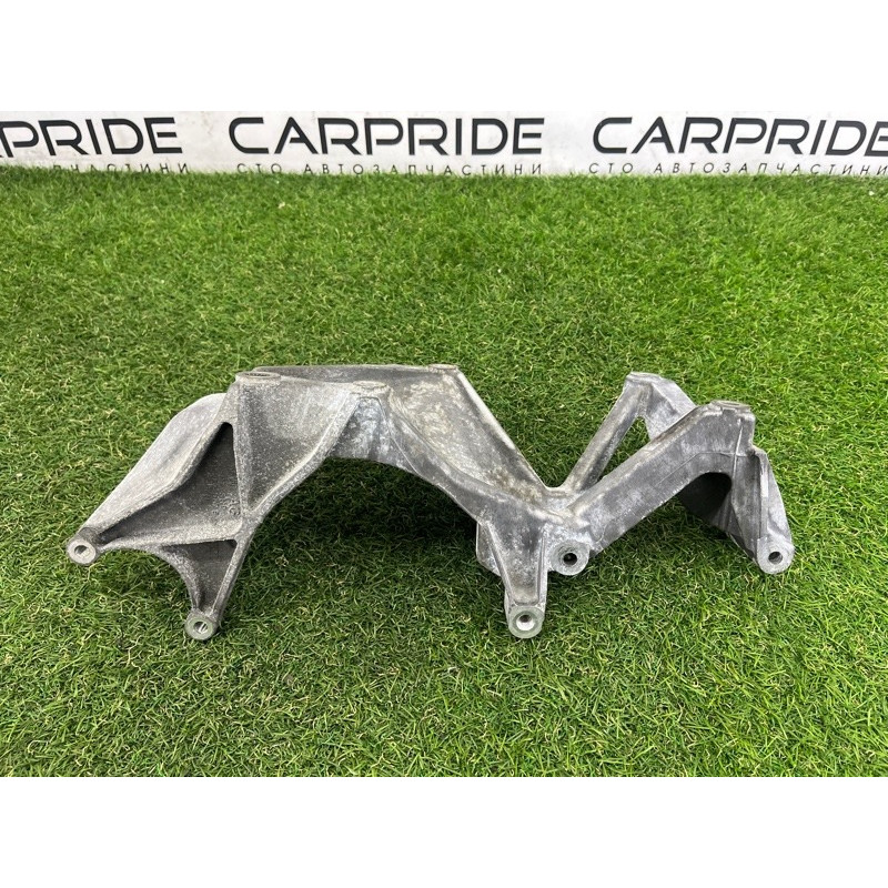 Кронштейн генератора (кронштейны двигателя) Volkswagen Touareg NF 2013 3.6 03H260087E