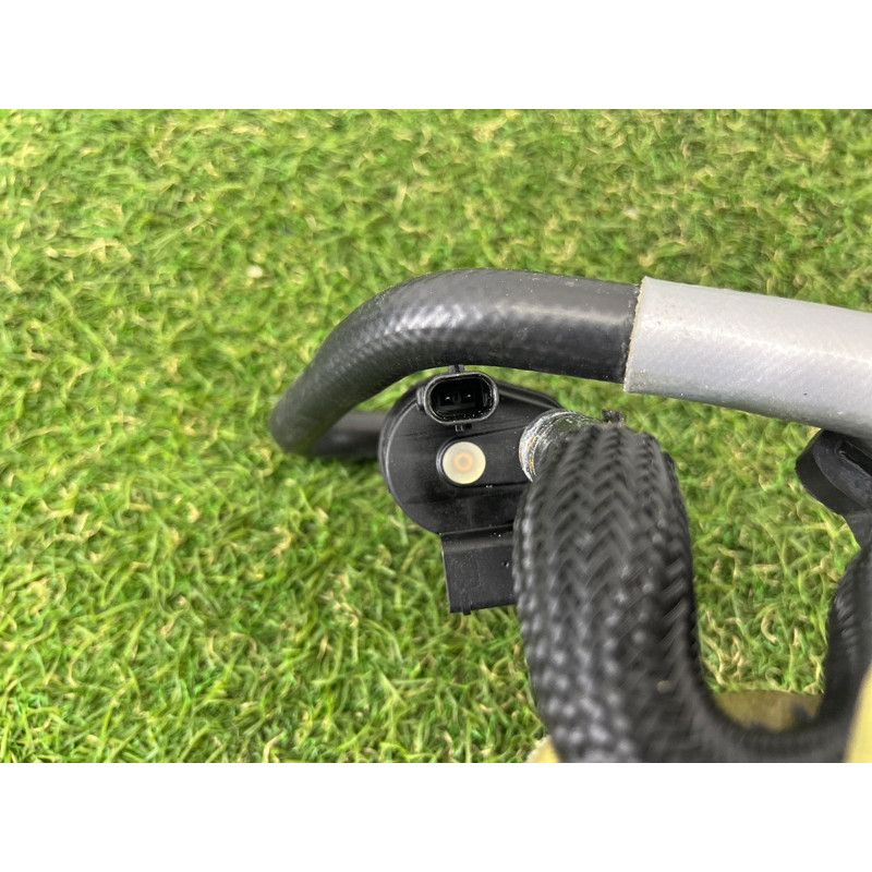 Клапан вентиляции топливного бака (топливная система) Volkswagen Touareg NF 2013 3.6 7P6133352C