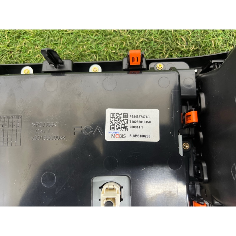 Монитор (электрика) Jeep Grand Cherokee WK2 2020 3.6 68456747AB