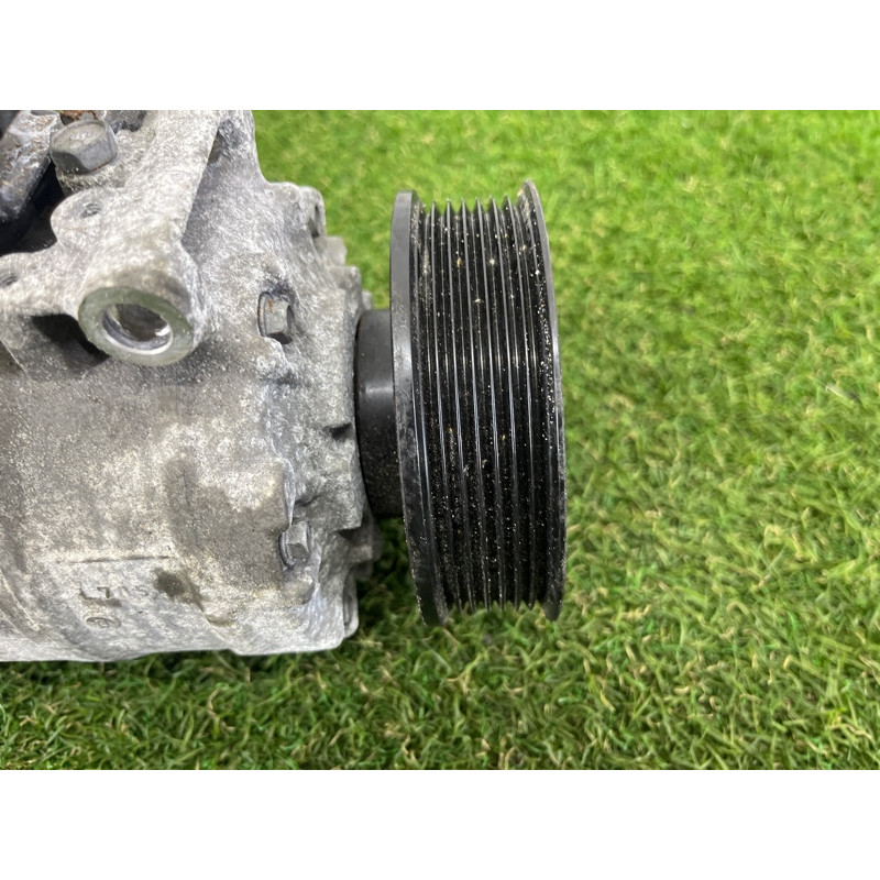 Компрессор кондиционера (отопление и кондиционирование) Volkswagen Touareg NF 2013 3.6 7P0820803E