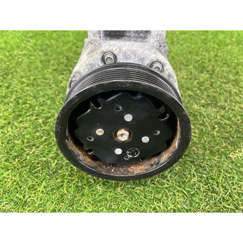 Компрессор кондиционера (отопление и кондиционирование) Volkswagen Touareg NF 2013 3.6 7P0820803E