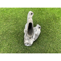 Кріплення подушки двигуна