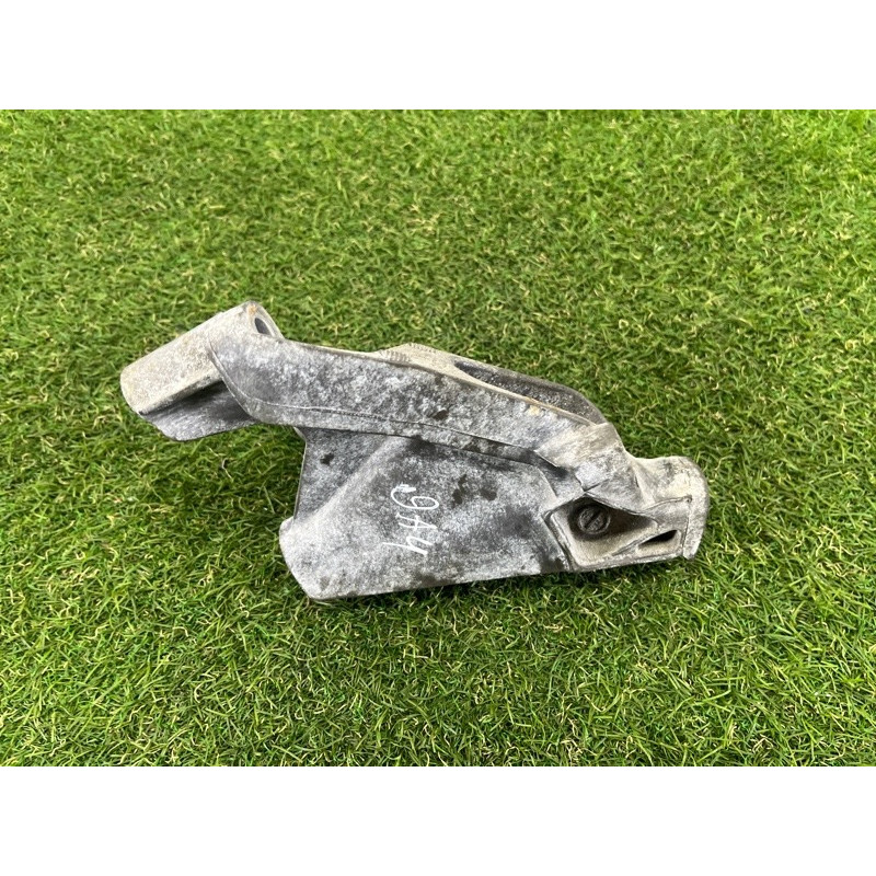 Кронштейн подушки двигателя (кронштейны двигателя) AUDI A4 B8 2012 2.0 CAEB 8K0199307CC