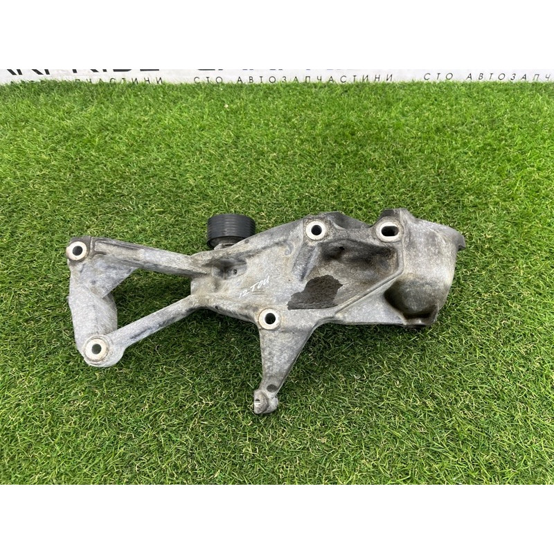 Кронштейн генератора (кронштейны двигателя) Volkswagen Touareg NF 2012 3.6 CGRA 03H260087E