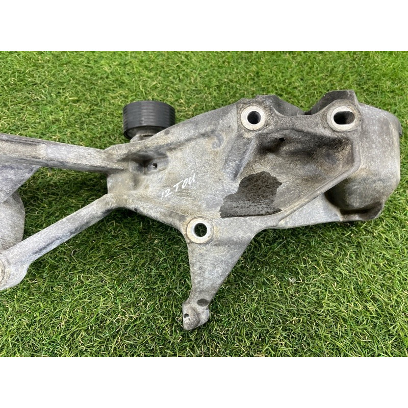 Кронштейн генератора (кронштейны двигателя) Volkswagen Touareg NF 2012 3.6 CGRA 03H260087E