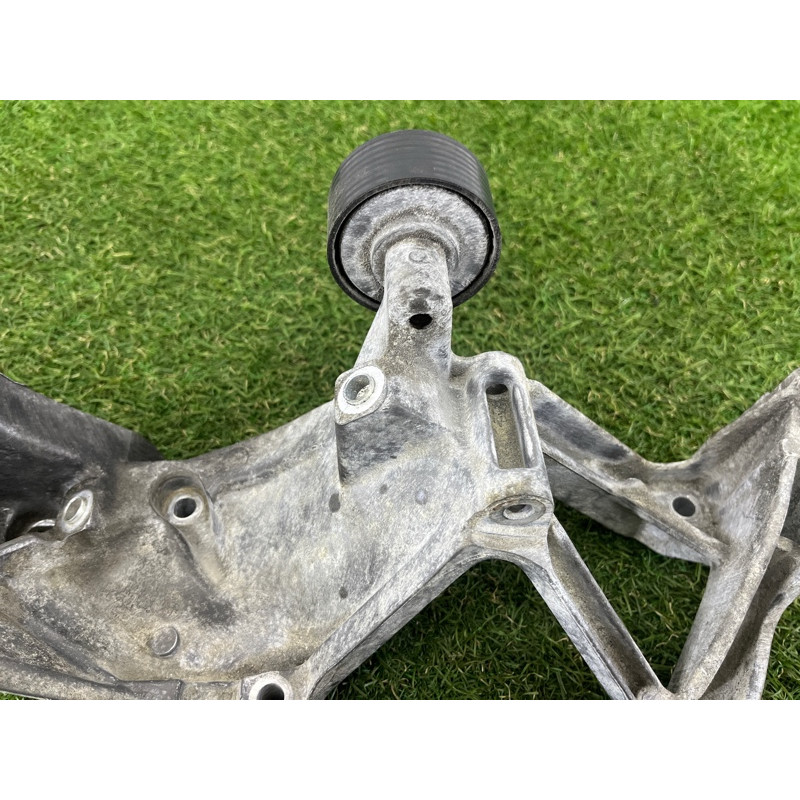 Кронштейн генератора (кронштейны двигателя) Volkswagen Touareg NF 2012 3.6 CGRA 03H260087E