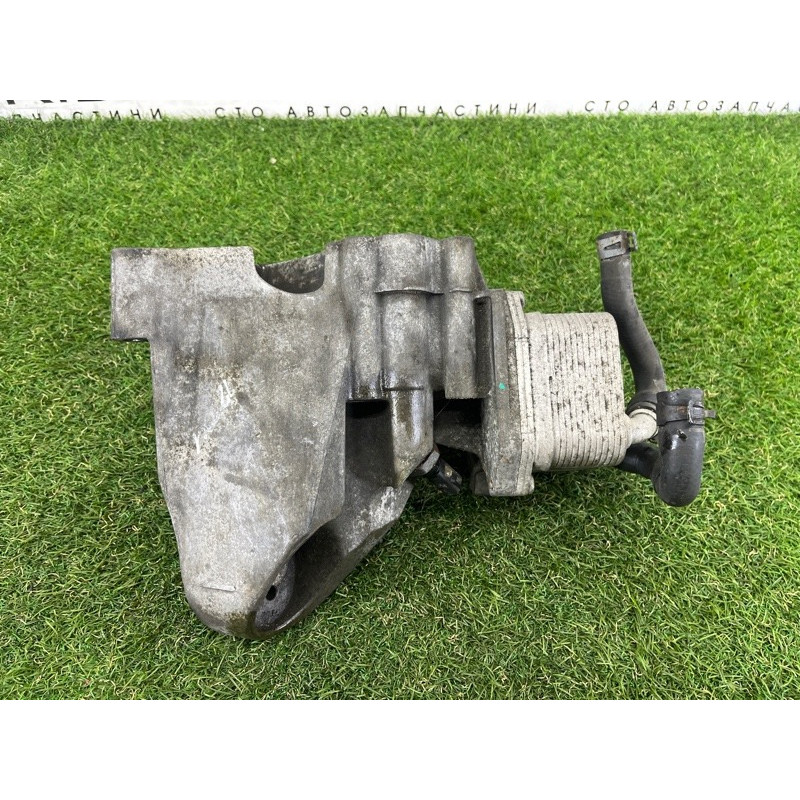 Корпус масляного фільтра (двигун та елементи) Volkswagen Touareg NF 2012 3.6 CGRA 03H115403T