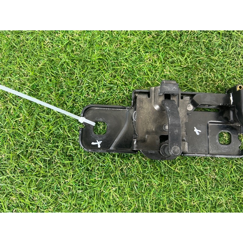 Ответная часть замка багажника (кузов и элементы) AUDI A8 D4 2011 4,2 4H0827383A